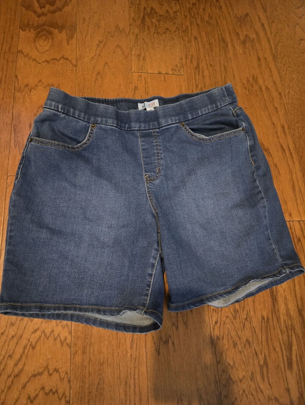 Women’s Blue Denim Pull On Shorts - Classic Casual Style, 7" Inseam, Size 14